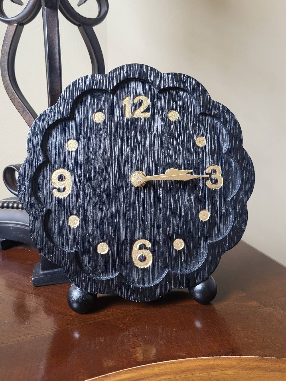 Pier 1 Black and Gold Scalloped Table Clock